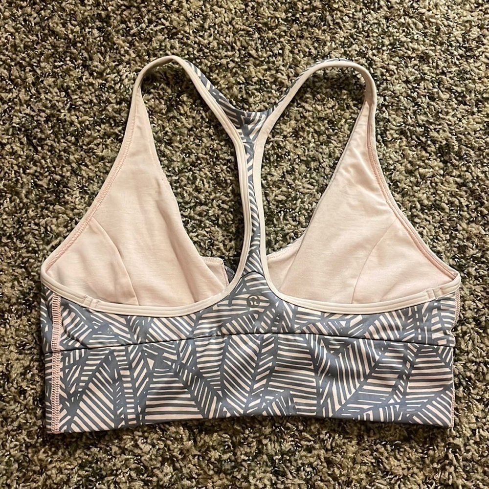 Lululemon sports bra